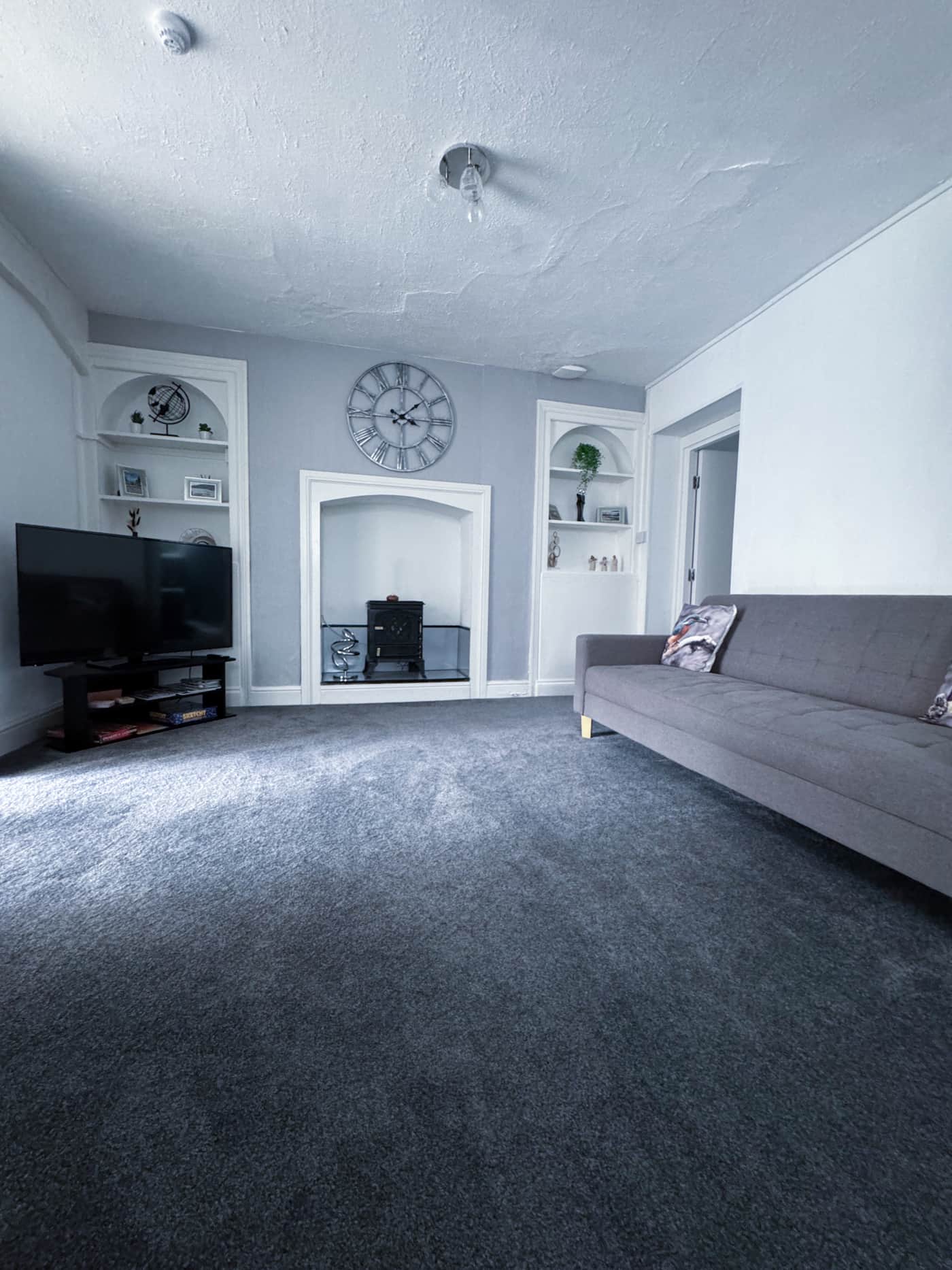 The Kingfisher Apartment — interior photograph 5