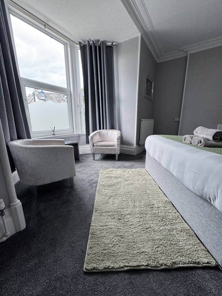 Room 1 — interior photograph 3