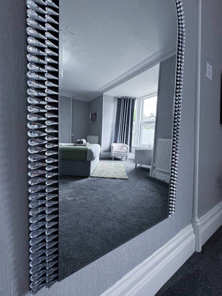 Room 1 — interior photograph 5