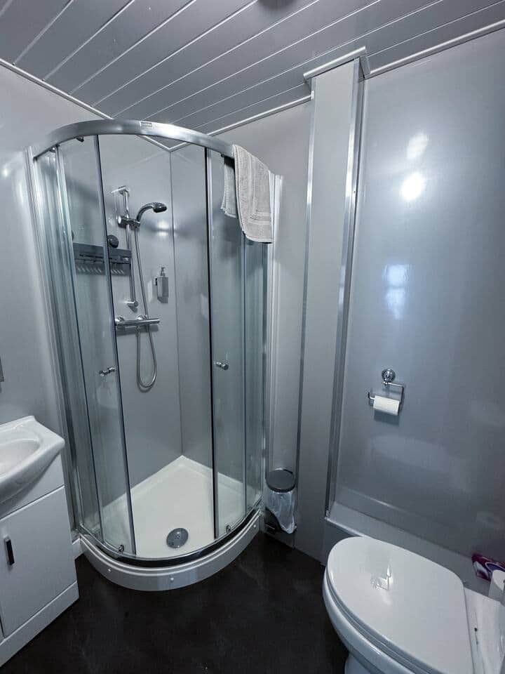 Room 3 — interior photograph 4